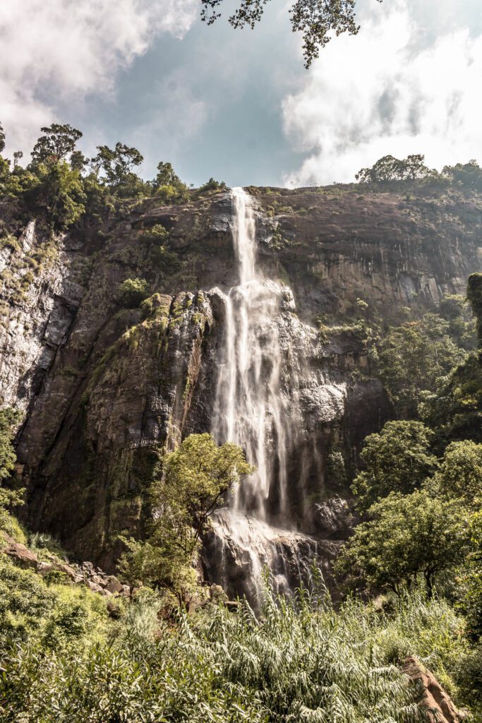 Portrait of Diyaluma waterfall